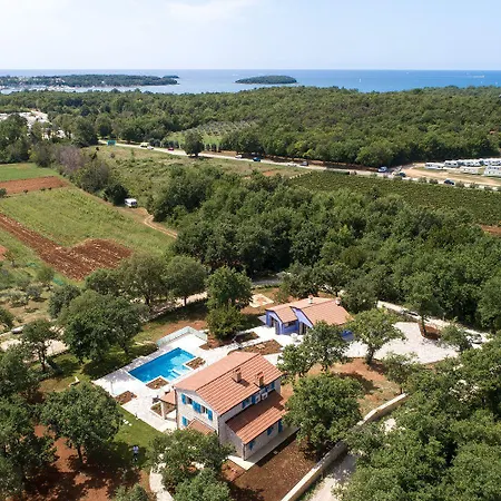 Strandnahe Steinvilla Nur 800 Meter Zum Mit Privatpool, Bbq, Waschmaschine Nyaraló Funtana